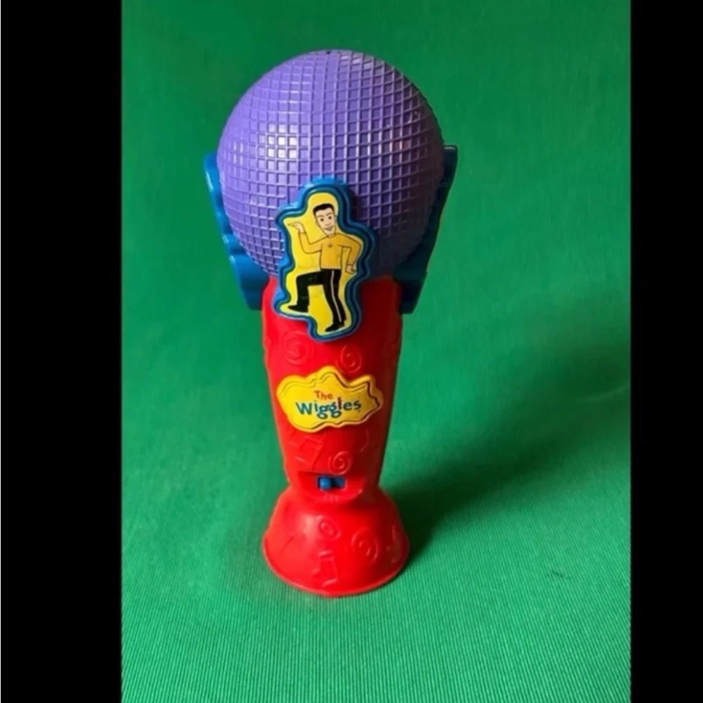 Wiggles 2003 Microphone singing music Works 
Several songs